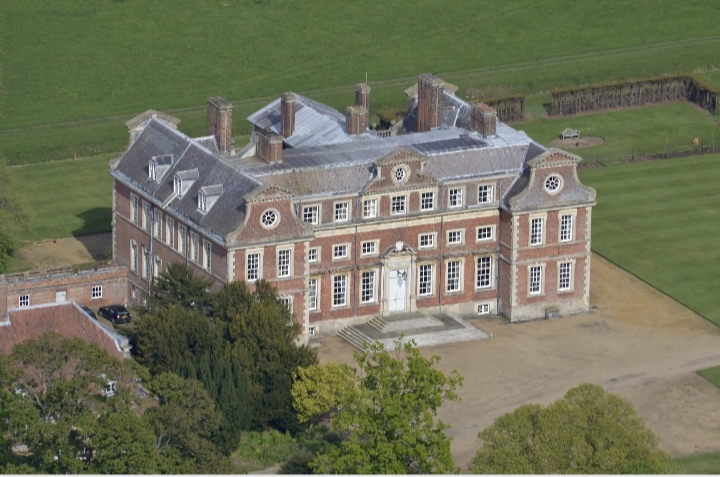 10 cele mai bantuite case din lume.  Imagine care arata Raynham Hall.